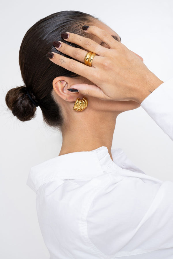 STRIPED STATEMENT EARRINGS GOLD